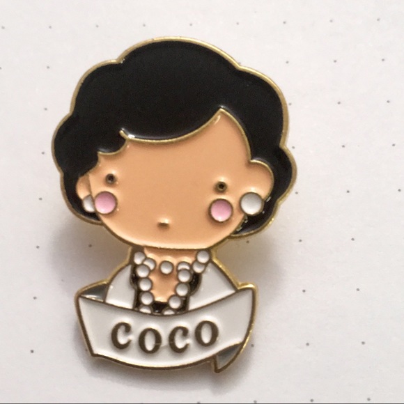 Coco Chanel Fashion Icon Enamel & Metal Pin NWB - Picture 6 of 6